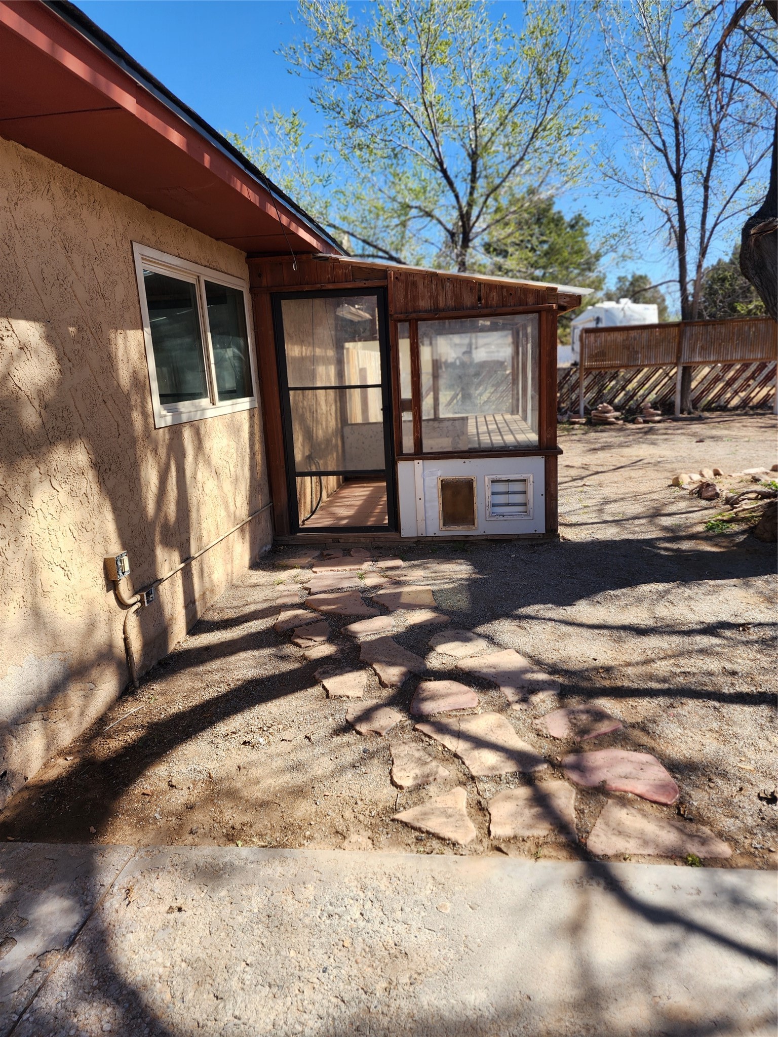 405 Godfrey Avenue Rio Communities, NM 87002 - Photo 33 of 38 Sunroom/Greenhouse