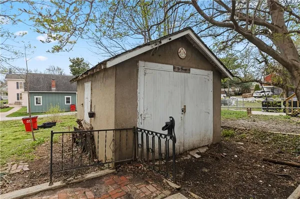 $295,000 | 1707 Franklin Avenue, Lexington, MO 64067