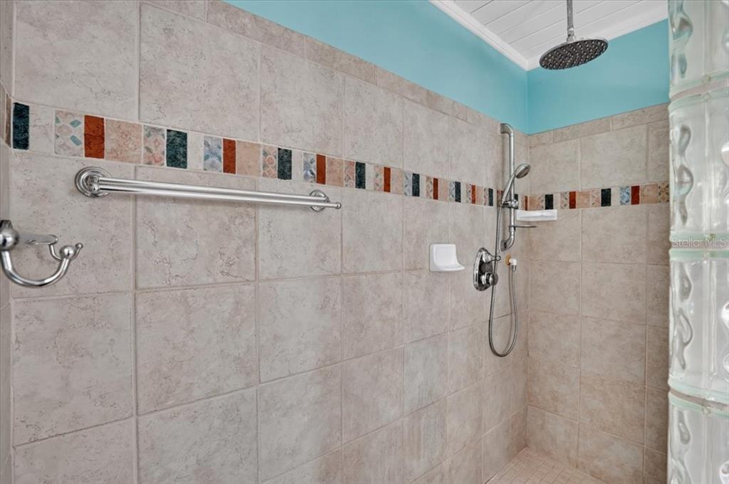 811 Sarabay Road Osprey, FL 34229 - Photo 22 of 36