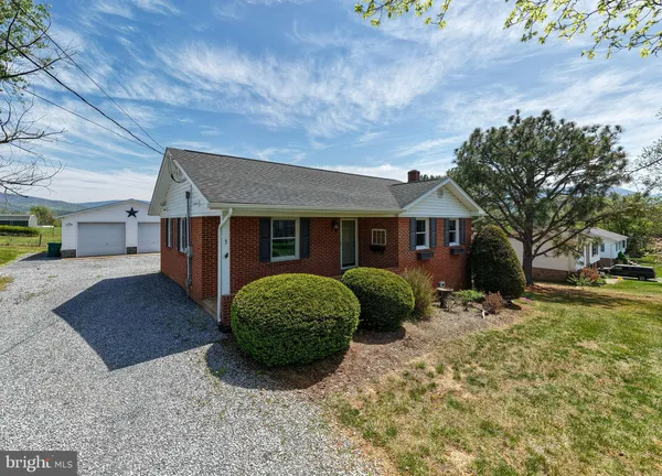 $379,900 | 3 Cedar Drive, Luray, VA 22835