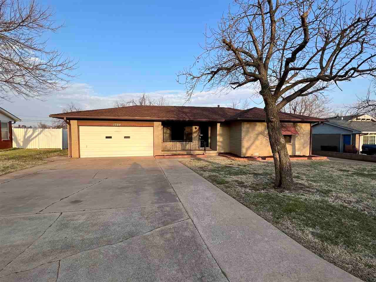 1704 Primrose Lane Perry, OK 73077 - Photo 1 of 21 Gallery Image 1