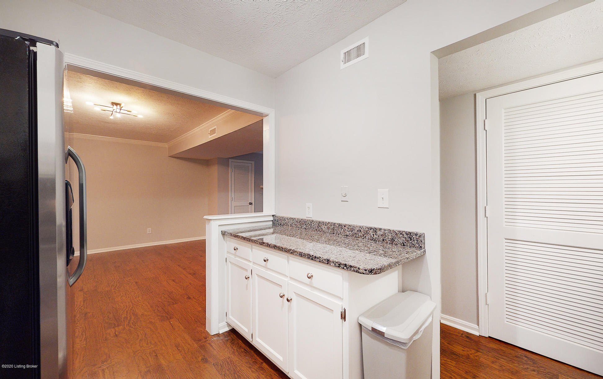 410 Mockingbird Valley Road, Unit 36 Louisville, KY 40207 - Photo 22 of 41 410-Mockingbird-Valley-Rd-Unit-36-102220