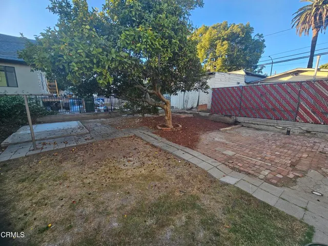 $777,000 | 851 North Rampart Boulevard, Los Angeles, CA 90026