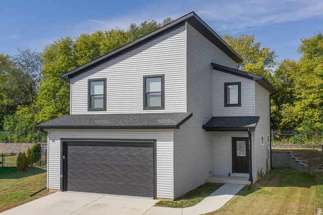 $295,000 | 3917 Shasta Drive, Bloomington, IL 61705