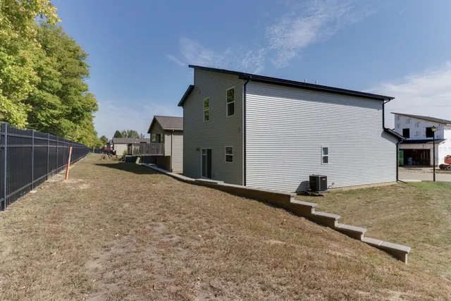 $295,000 | 3917 Shasta Drive, Bloomington, IL 61705