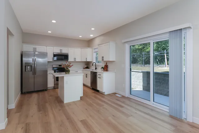 $295,000 | 3917 Shasta Drive, Bloomington, IL 61705