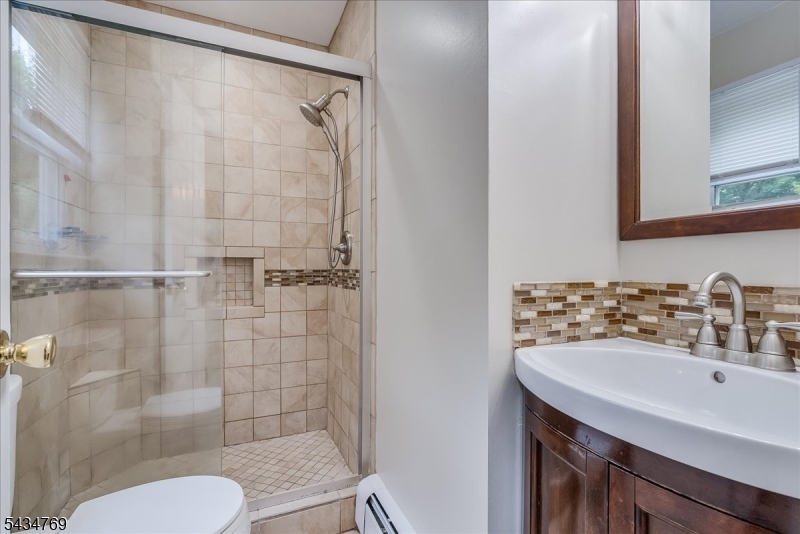 22 Green Apple Road Sparta, NJ 07871 - Photo 14 of 30