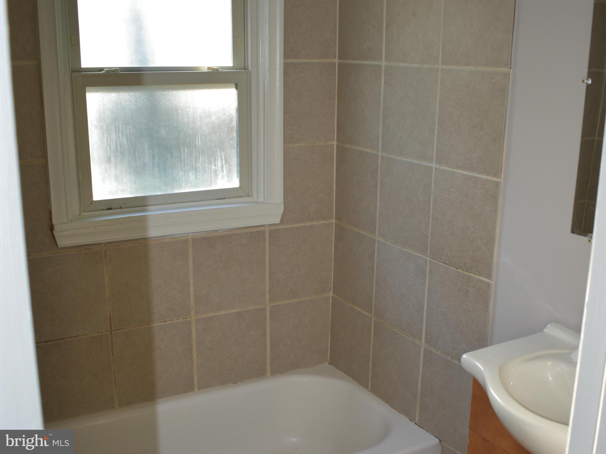 5374 Jericho Road Ruther Glen, VA 22546 - Photo 16 of 19 Bath