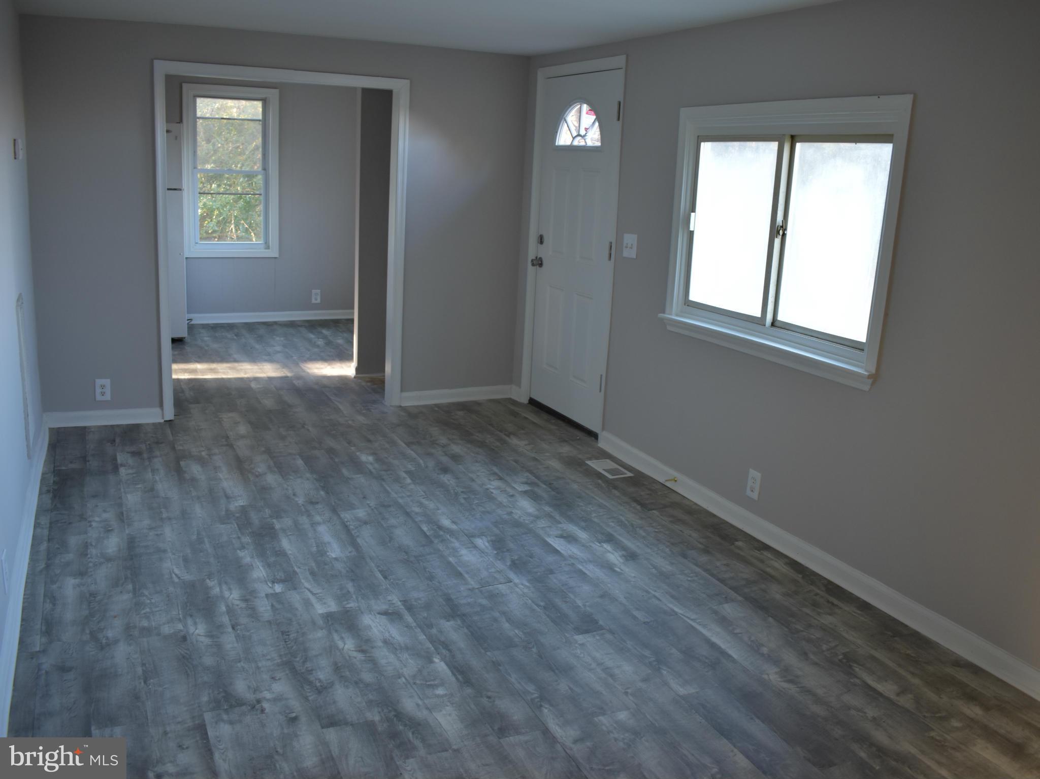 5374 Jericho Road Ruther Glen, VA 22546 - Photo 5 of 19 Living Room