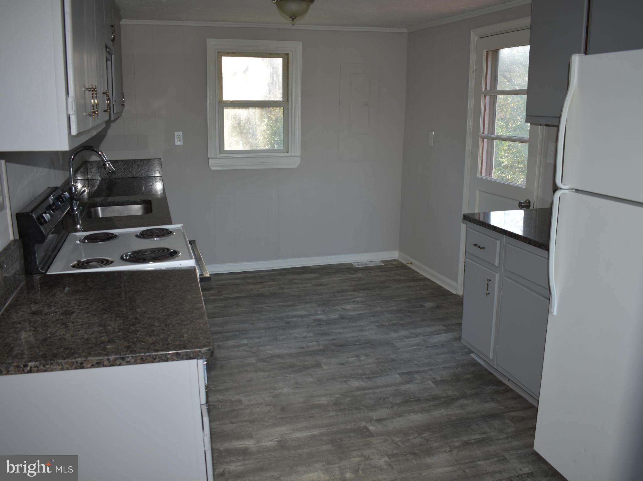 5374 Jericho Road Ruther Glen, VA 22546 - Photo 9 of 19 Kitchen