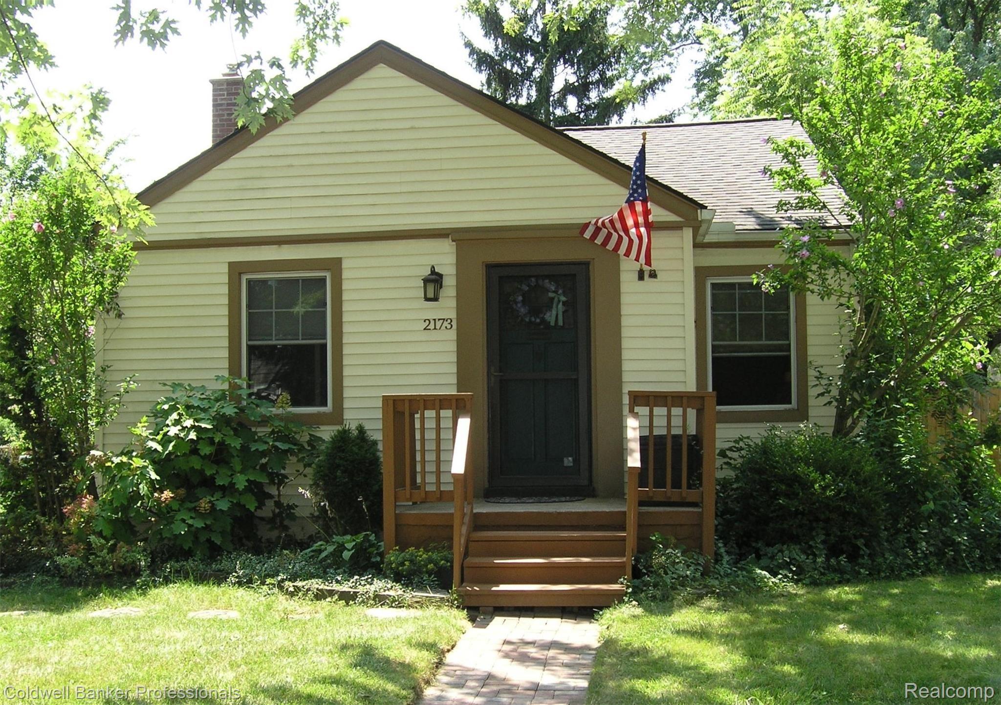 2173 Earlmont Road Berkley, MI 48072 - Photo 1 of 34 Welcome Home!
