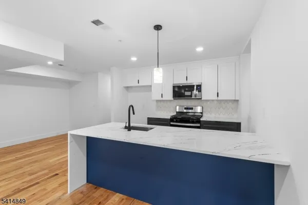 $3,000 | 37 South 7th Street, Unit 2, Newark, NJ 07107