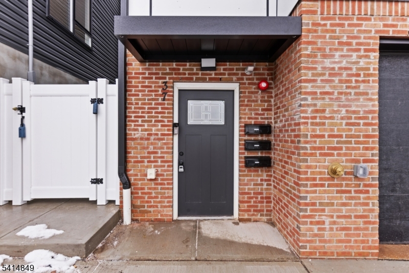 37 South 7th Street, Unit 2 Newark, NJ 07107 - Photo 2 of 37