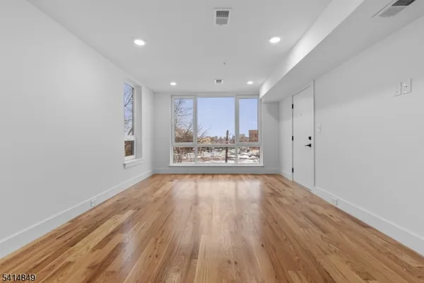 $3,000 | 37 South 7th Street, Unit 2, Newark, NJ 07107