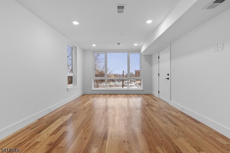 37 South 7th Street, Unit 2 Newark, NJ 07107 - Photo 5 of 37