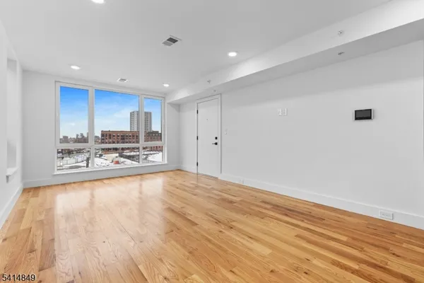 $3,000 | 37 South 7th Street, Unit 2, Newark, NJ 07107