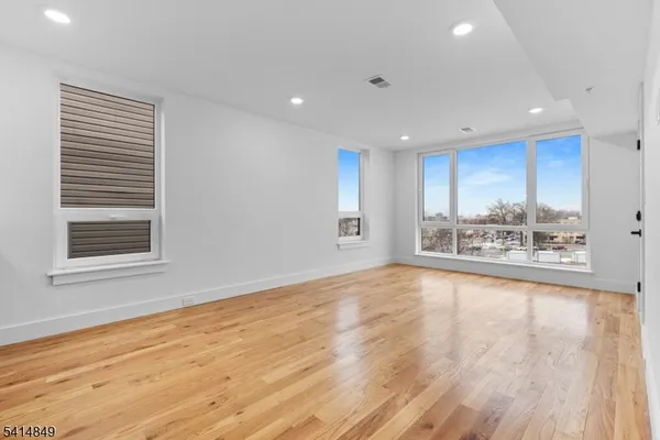 $3,000 | 37 South 7th Street, Unit 2, Newark, NJ 07107