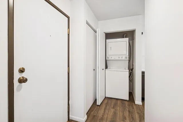 $242,000 | 4625 Minnetonka Boulevard, Unit 102, St. Louis Park, MN 55416