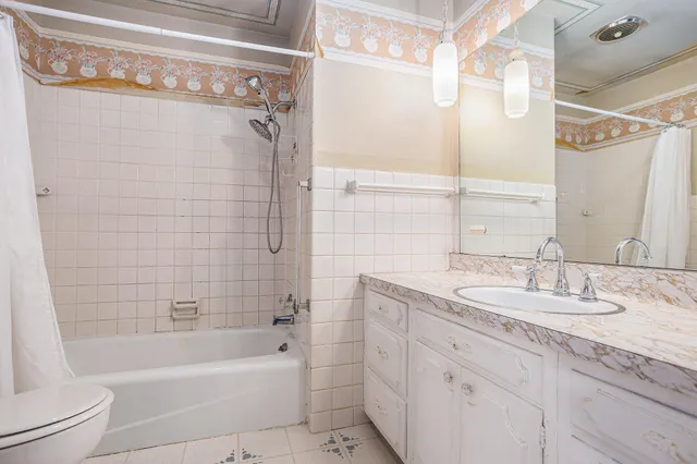 $249,900 | 300 Maplecrest Avenue, Sturgis, MI 49091