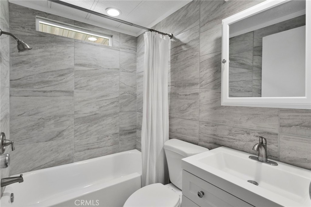 15252 Seneca Road, Unit 214 Victorville, CA 92392 - Photo 17 of 22 Gallery Image 17