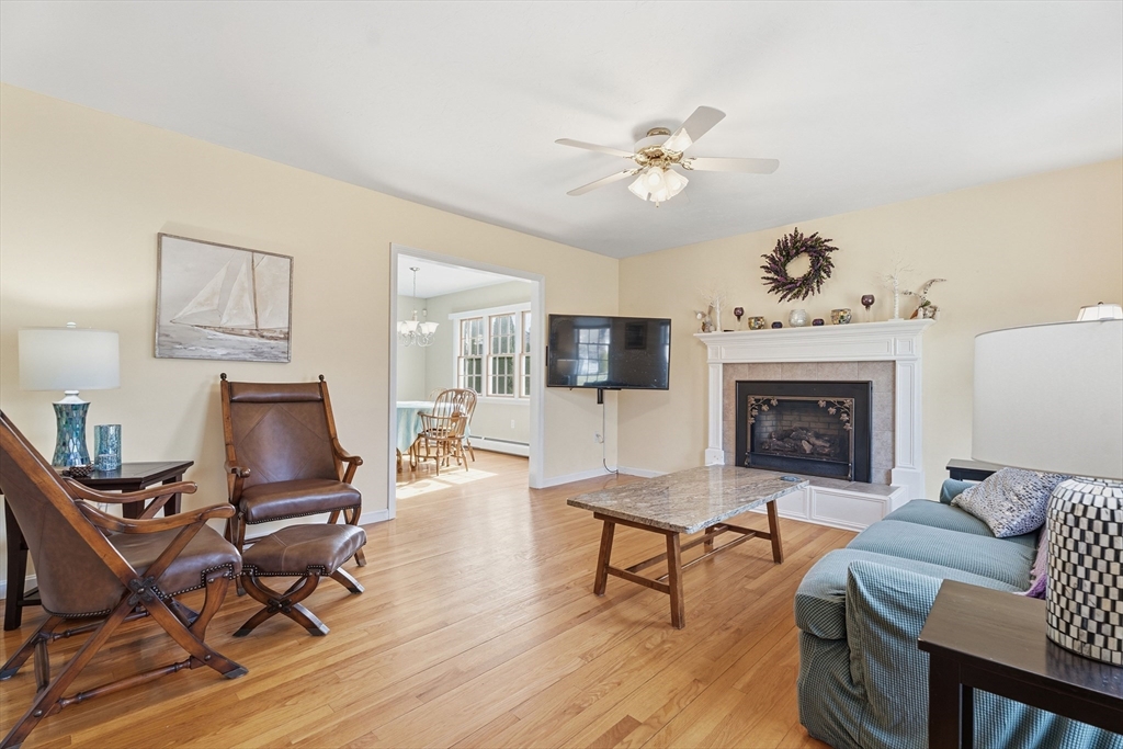 189 General Hobbs Road Holden, MA 01522 - Photo 4 of 32