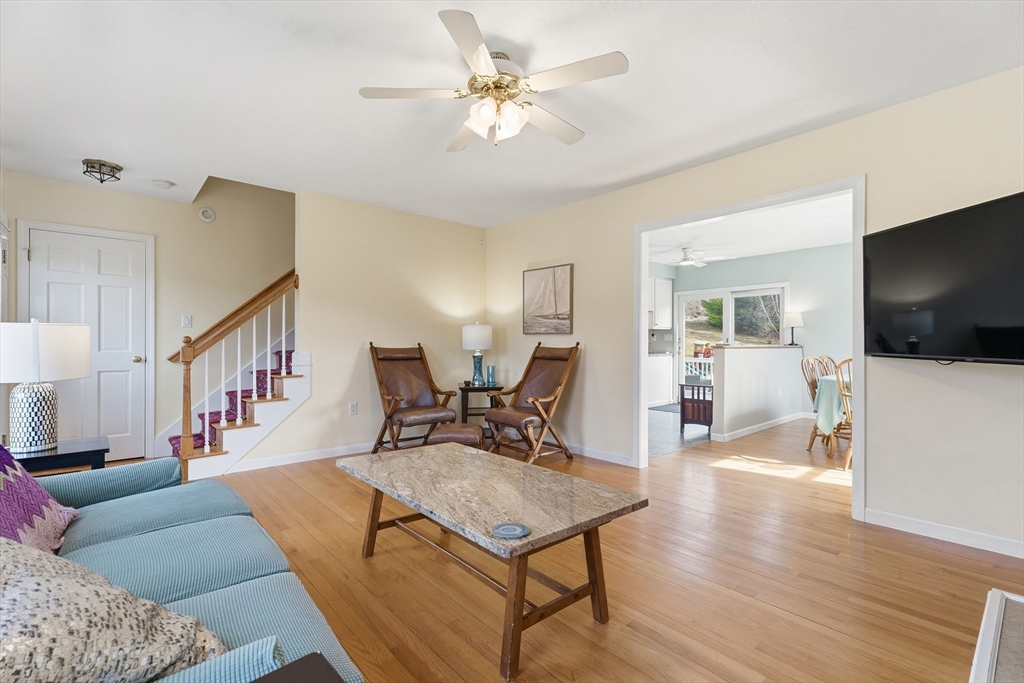 189 General Hobbs Road Holden, MA 01522 - Photo 5 of 32