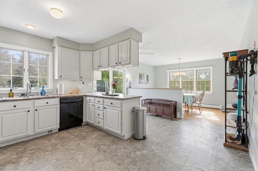 189 General Hobbs Road Holden, MA 01522 - Photo 9 of 32