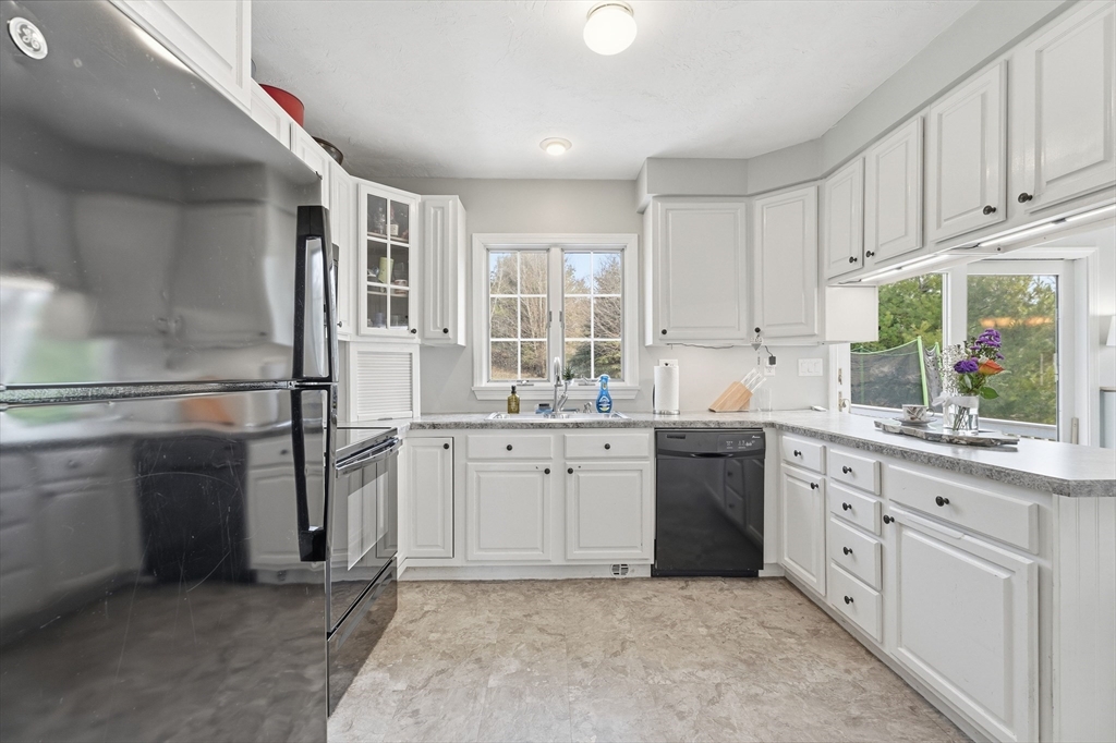 189 General Hobbs Road Holden, MA 01522 - Photo 10 of 32