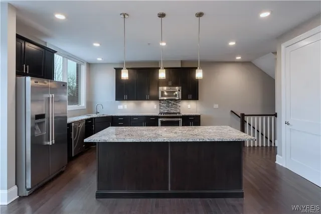 $799,000 | 35 Ojibwa Circle, Buffalo, NY 14202