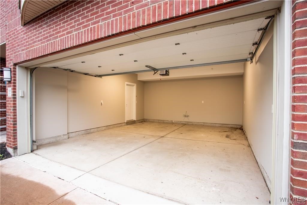 35 Ojibwa Circle Buffalo, NY 14202 - Photo 3 of 45