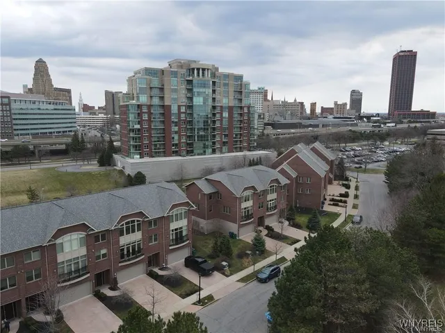 $799,000 | 35 Ojibwa Circle, Buffalo, NY 14202