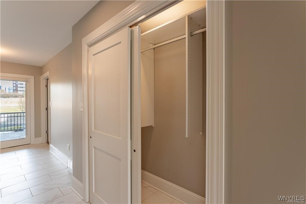 35 Ojibwa Circle Buffalo, NY 14202 - Photo 5 of 45