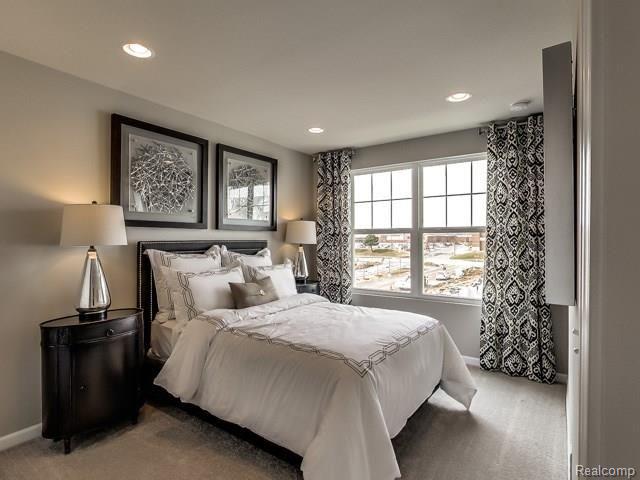 867 Barclay Circle Rochester Hills, MI 48307 - Photo 2 of 10