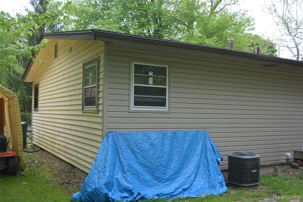 13937 Farm Road Belleville, MI 48111 - Photo 5 of 33