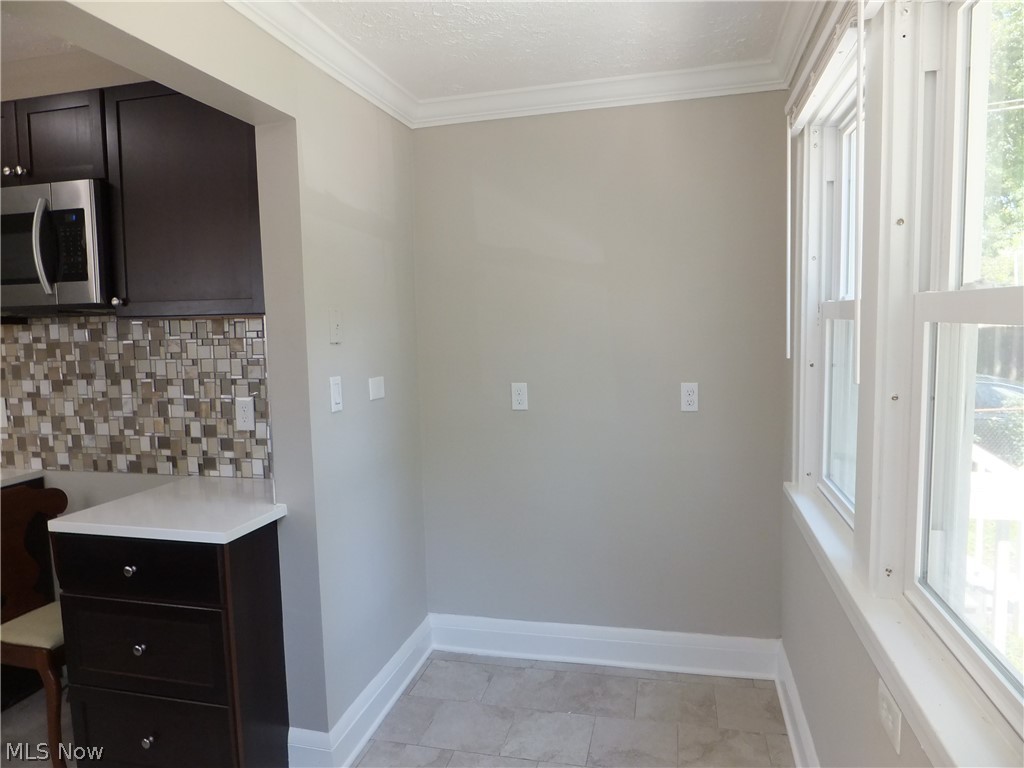 2393 South Taylor Road Cleveland, OH 44118 - Photo 13 of 25 Gallery Image 13