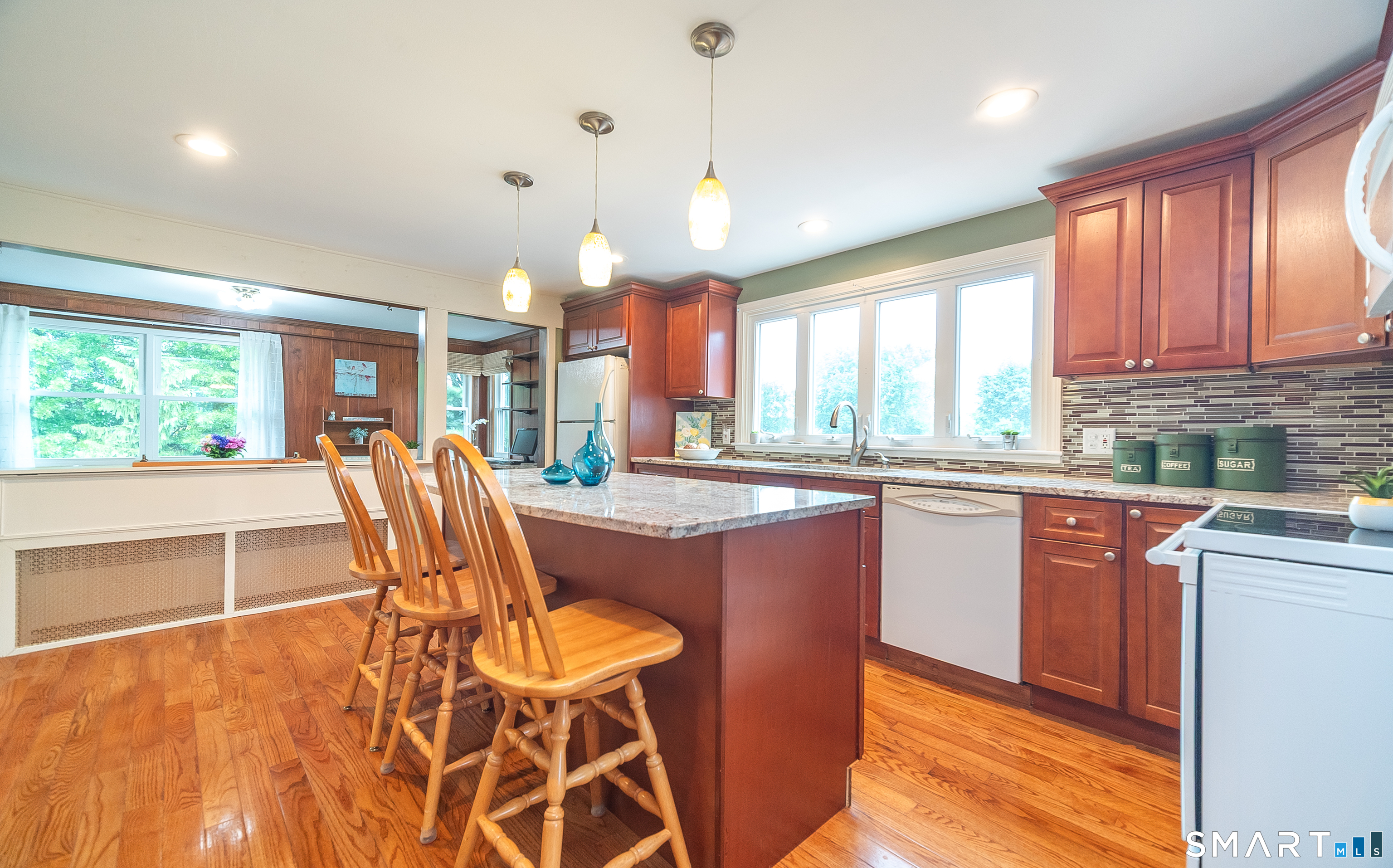 779 Ridge Road Middletown, CT 06457 - Photo 10 of 35