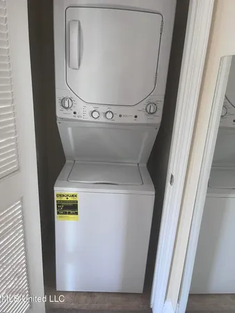 $825 | 1664 Beach Boulevard, Unit 41, Biloxi, MS 39531