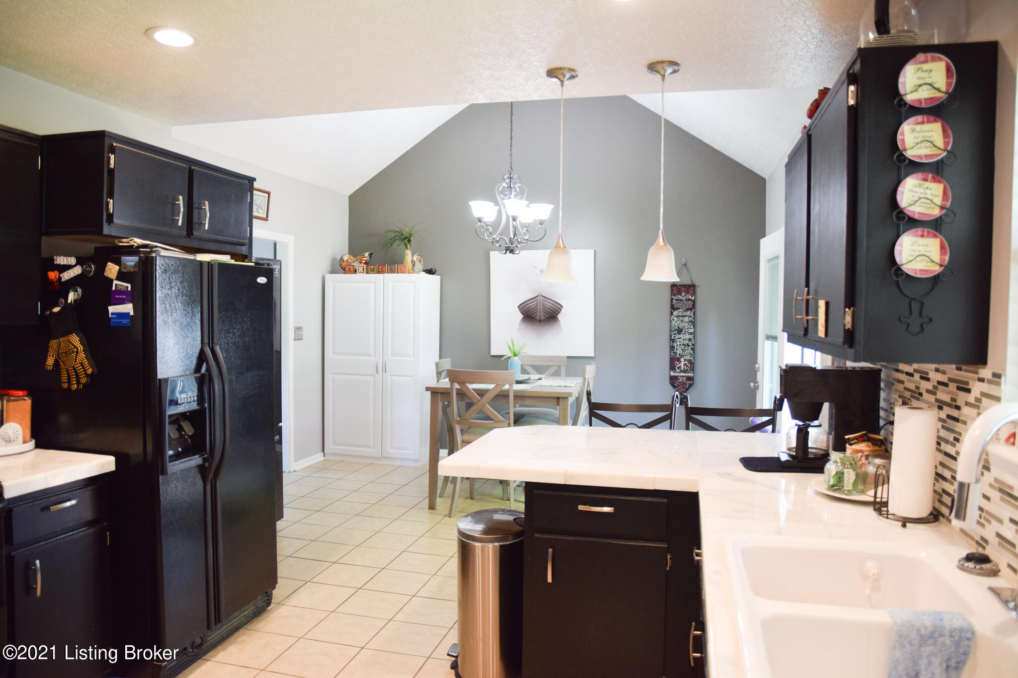 249 Rolling Ridge Way Simpsonville, KY 40067 - Photo 12 of 37 Kitchen 4