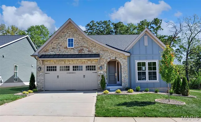 $797,990 | 1 Gates Manor Court, St. Louis, MO 63126