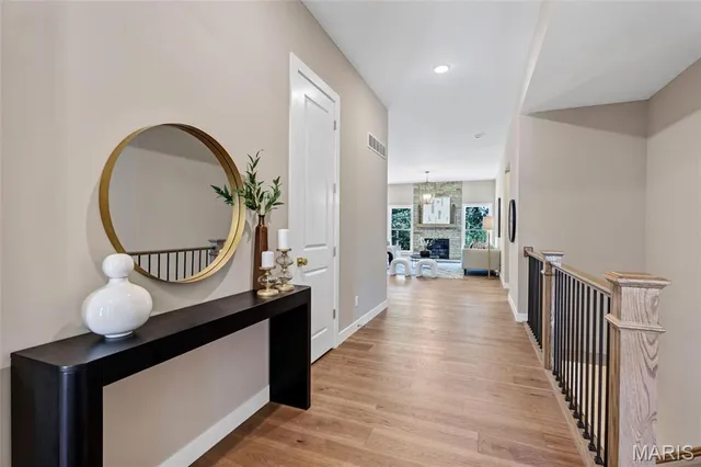 $797,990 | 1 Gates Manor Court, St. Louis, MO 63126