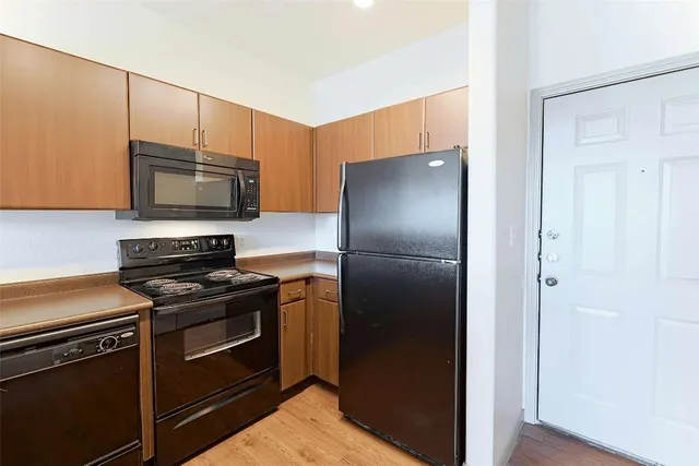 $1,079 | 12800 Center Lake Drive, Unit 225, Austin, TX 78753