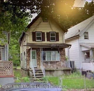 76 Simonson Avenue Staten Island, NY 10303 - Photo 2 of 3 IMG_2162