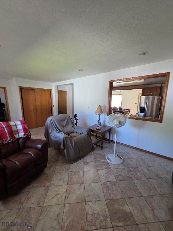 331 North Walnut Street Dillon, MT 59725 - Photo 17 of 30 Front room w/pass through opening