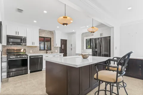 $825,000 | 901 Guava Isle, Fort Lauderdale, FL 33315