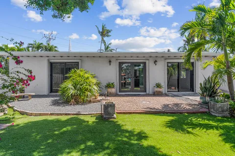 $825,000 | 901 Guava Isle, Fort Lauderdale, FL 33315