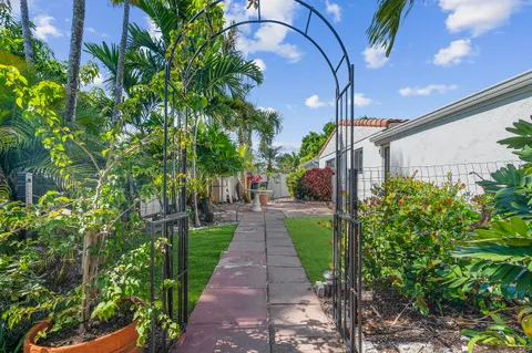 $825,000 | 901 Guava Isle, Fort Lauderdale, FL 33315