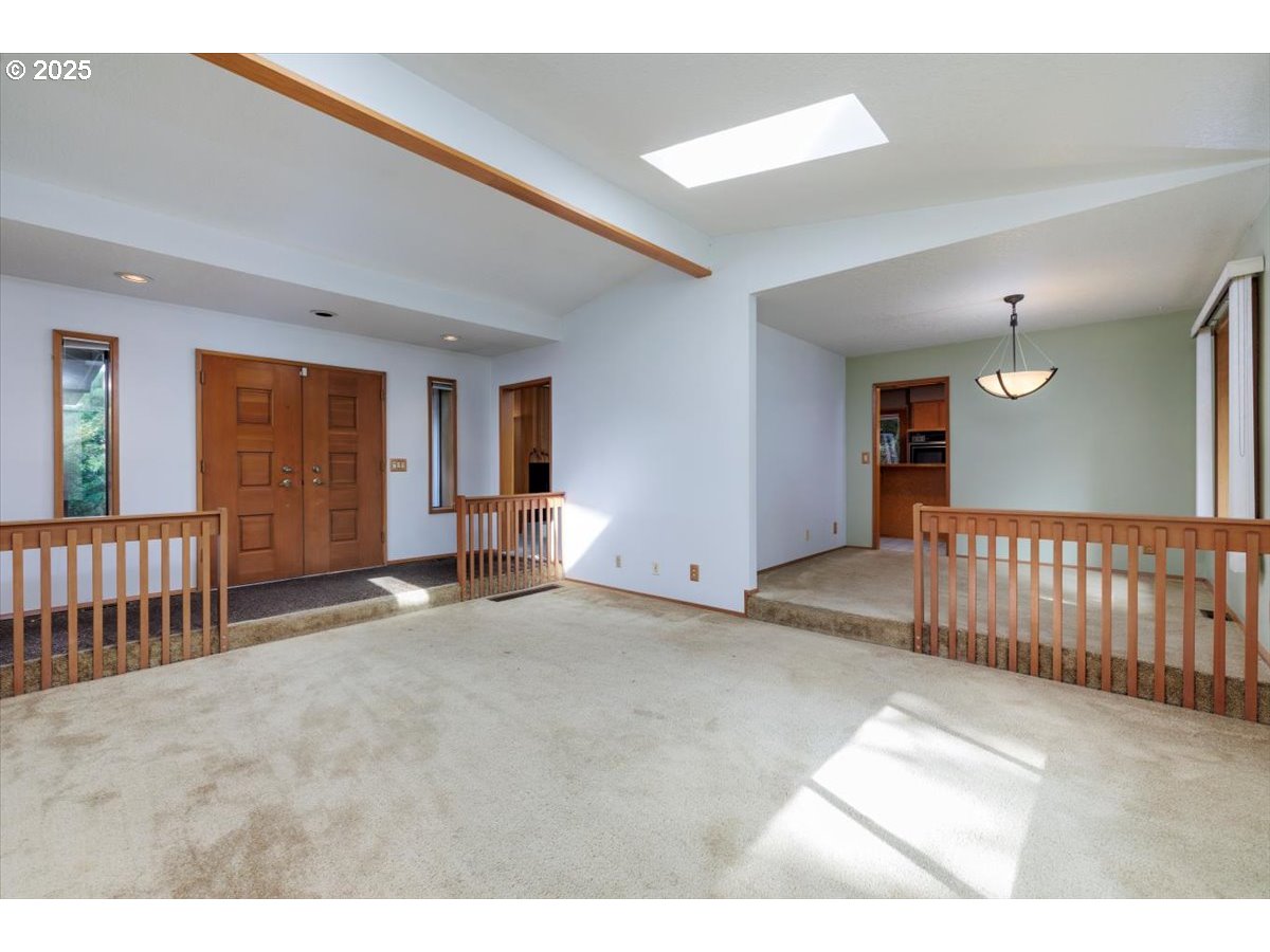 17230 Southwest Rivendell Drive Portland, OR 97224 - Photo 3 of 25 Gallery Image 3