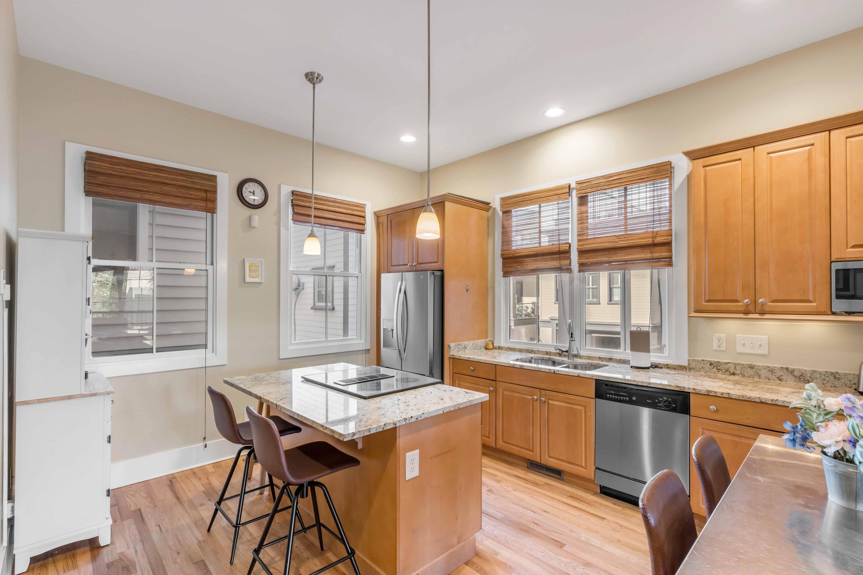 49 Morris Street, Unit B Charleston, SC 29403 - Photo 4 of 9 Gallery Image 4