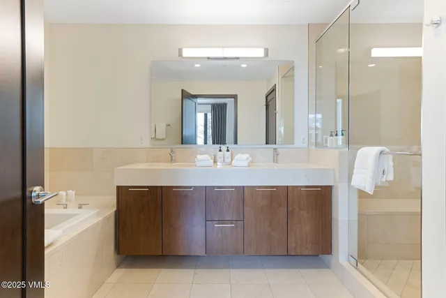 $3,000,000 | 701 West Lionshead Circle, Unit W404, Vail, CO 81657