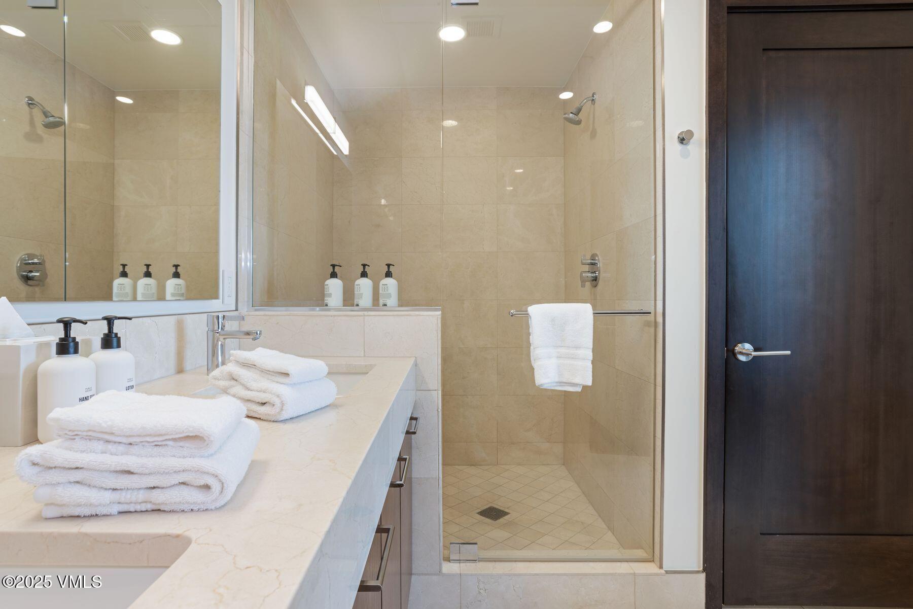 701 West Lionshead Circle, Unit W404 Vail, CO 81657 - Photo 21 of 45 photo_online_021